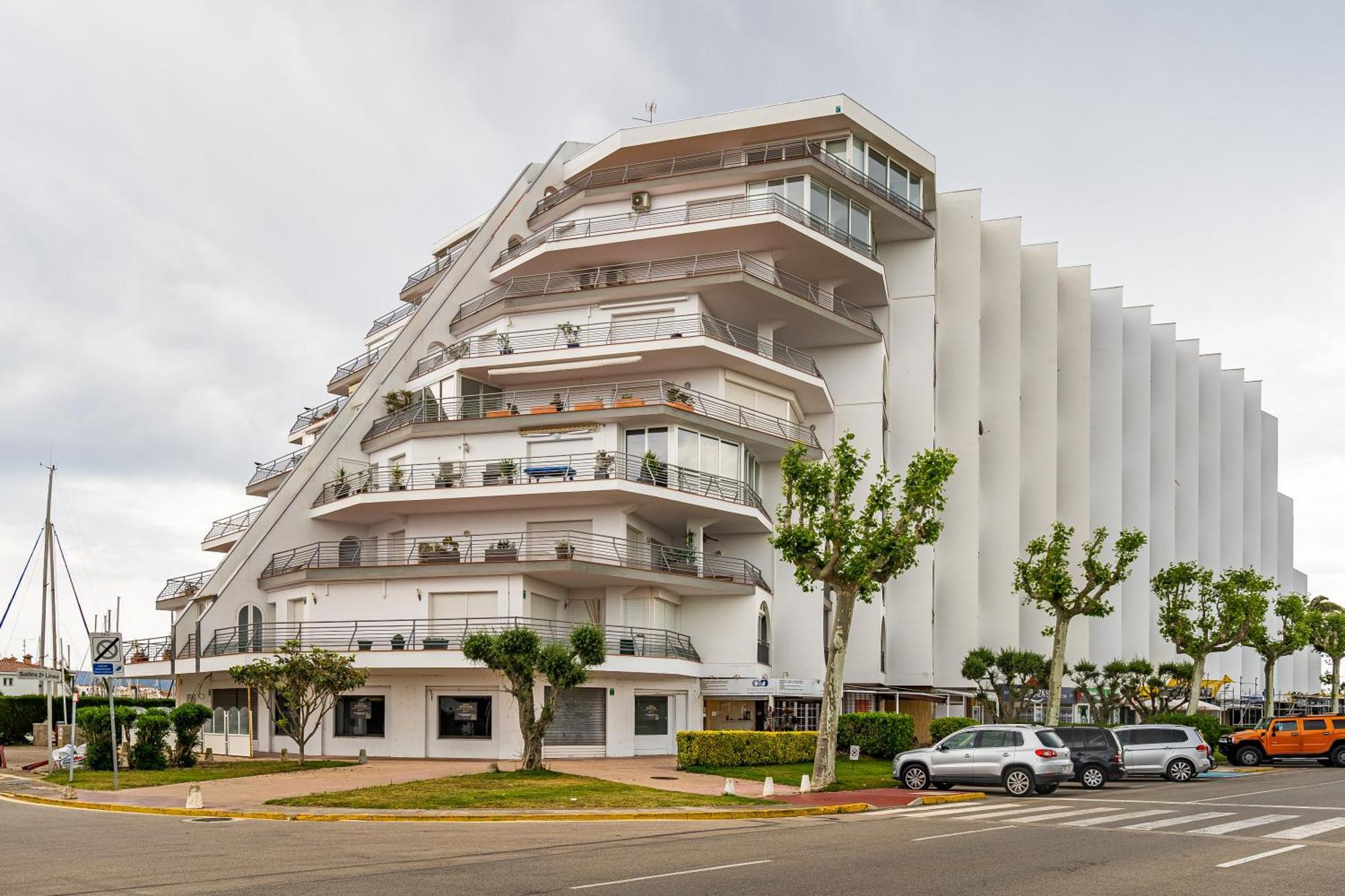 Apartamento Frente Al Canal Con Terraza Эмпуриабрава Экстерьер фото